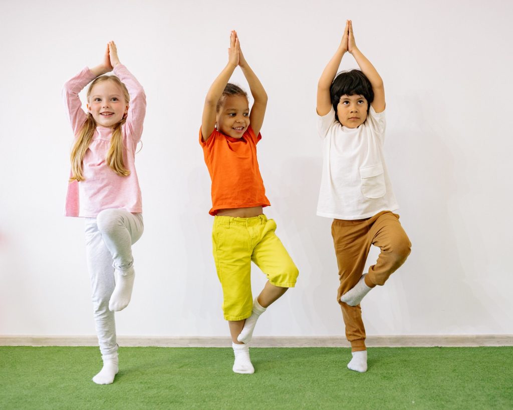 Entérate de los 5 beneficios que ofrece la práctica del yoga para bebés 👶